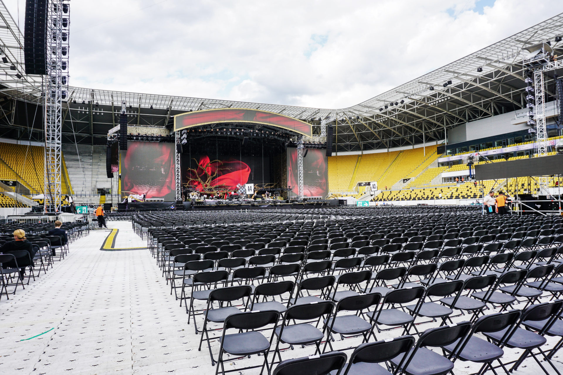 Chairs For Concerts Maximize the visitor comfort now EPS
